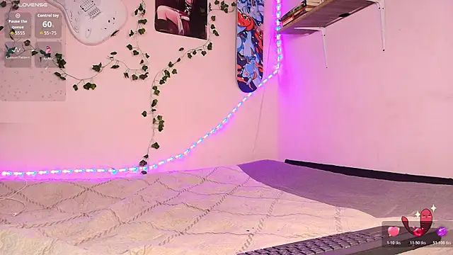 Lucy-morninghstar webcam