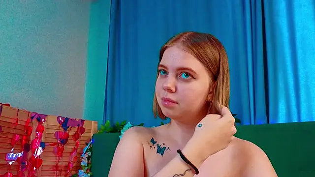 RebeccaCruz webcam