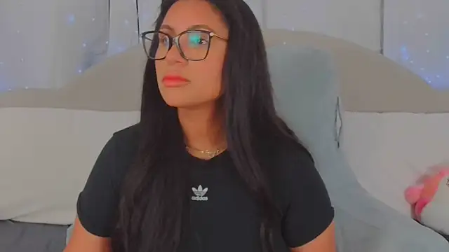 MeghanXO webcam
