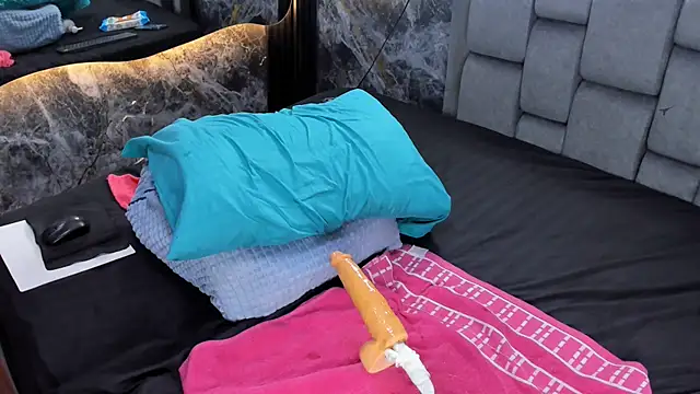 Couple_Gold69 webcam