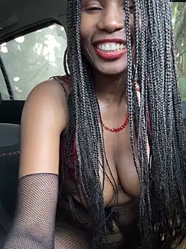 ShantelSexyYoungMilfie