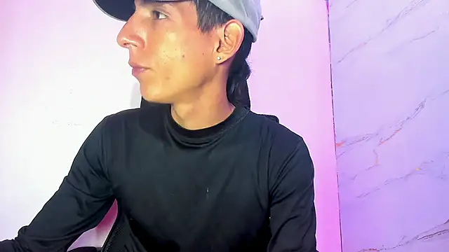 AmazingOrgasm webcam