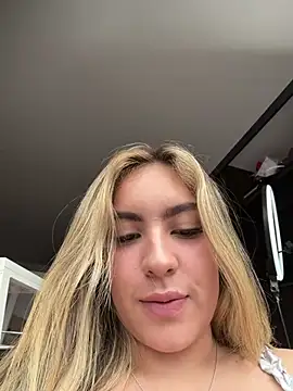 Cloee_Rainbow1 webcam