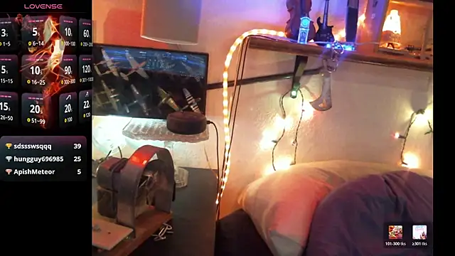 Pussyeat2please webcam