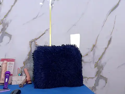 KarlaSmith__ webcam