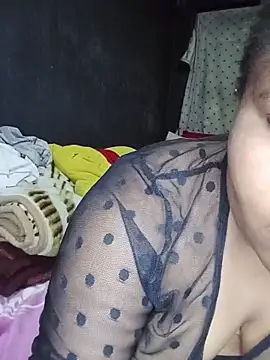 ChubbyMidgetxxx19 webcam