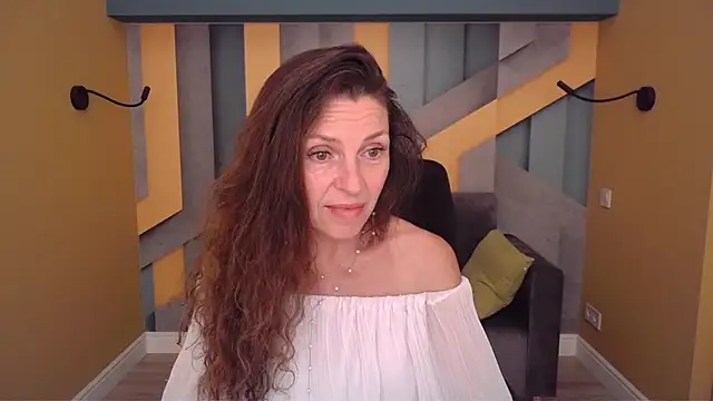 EllaLong live cam on StripChat