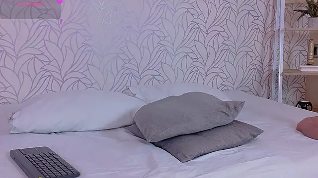 mia_gold_ webcam