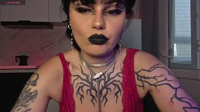 IntrigueYourDay live cam on StripChat