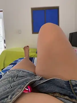 Colibri_xxx live cam on StripChat