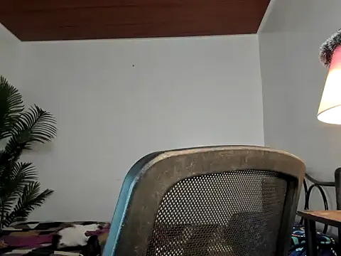Tanya_Scott live cam on StripChat