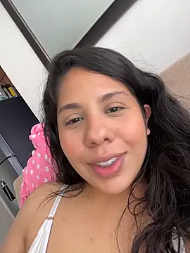 downsonMia webcam