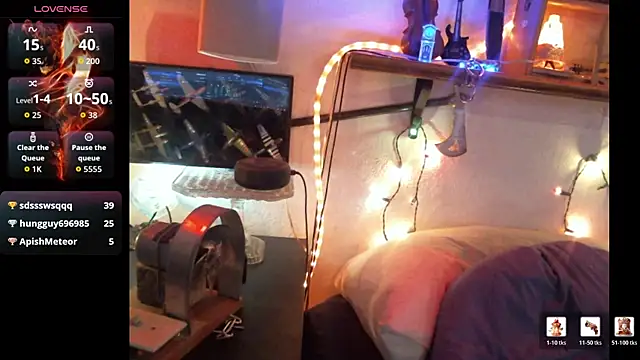 Pussyeat2please webcam