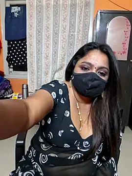 Queen_ilakiya webcam