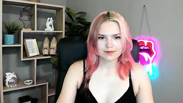 SweetLilyxo live cam on StripChat