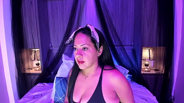 AllieBennet webcam
