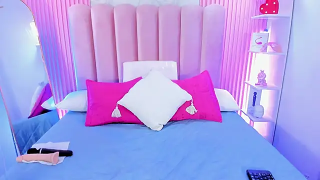 ArianaRougee webcam