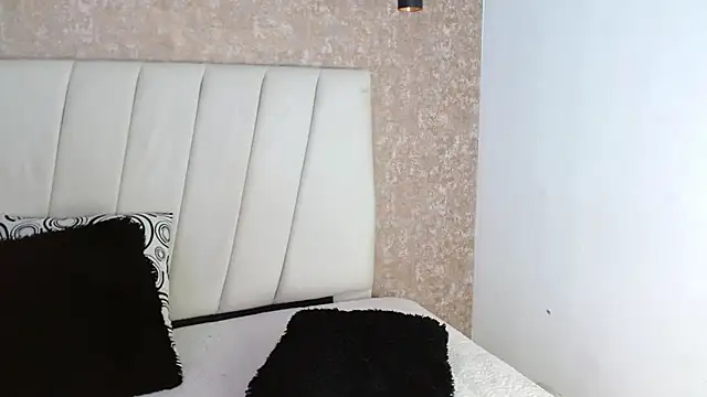 AliceSmity__ webcam