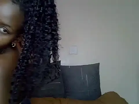Cute_leira webcam
