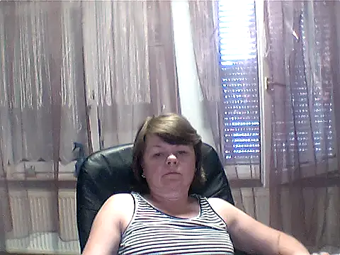 MoonLady40 webcam