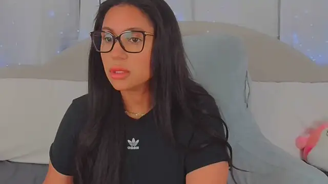MeghanXO webcam