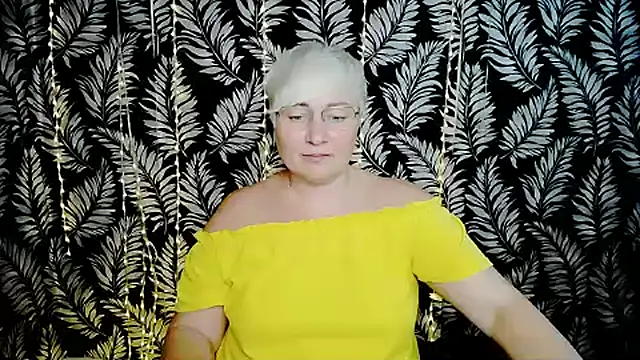 Olivia_playful webcam