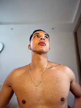 Troye_Williams live sex cam
