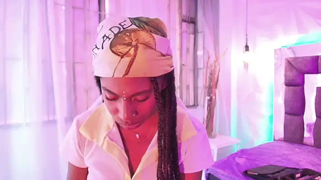 Queen_perla_ webcam