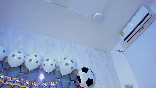 Victoriaa_millers webcam