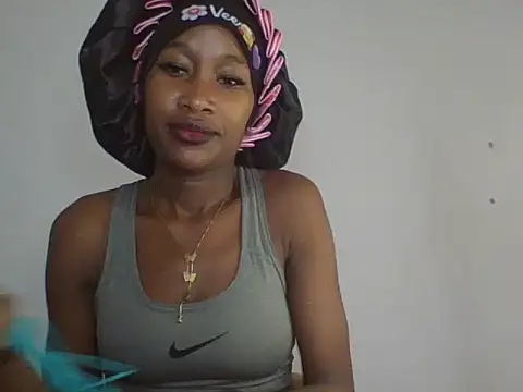 Blonde_slimy webcam