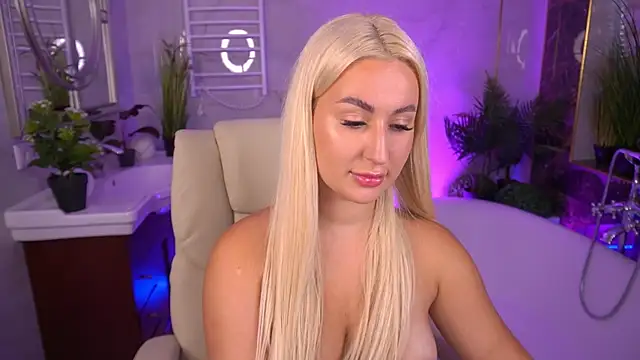 LiaBrazzerr live cam on StripChat
