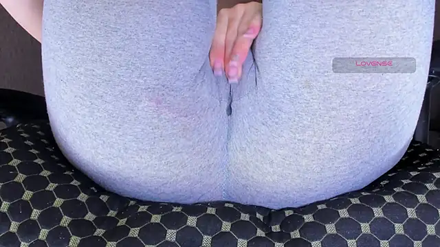 Cameltoe_squirt_inPants webcam