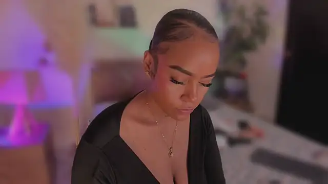YariRose webcam
