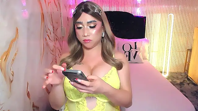 yourTsFantasyBigCock webcam