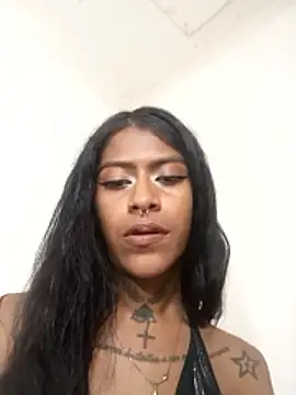 6sexybitchdirty66x live cam on StripChat