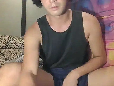 urhalfguyxx (M young) - I'm back!! help me to explode my cum 💦