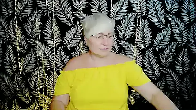 Olivia_playful webcam