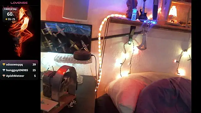 Pussyeat2please webcam