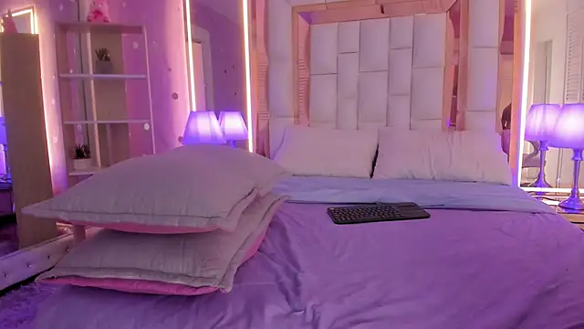Goldentemptation_ webcam