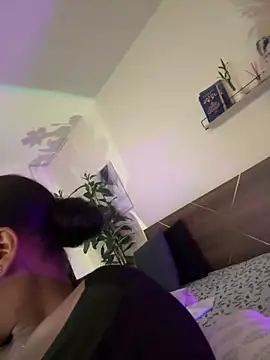 YariRose webcam