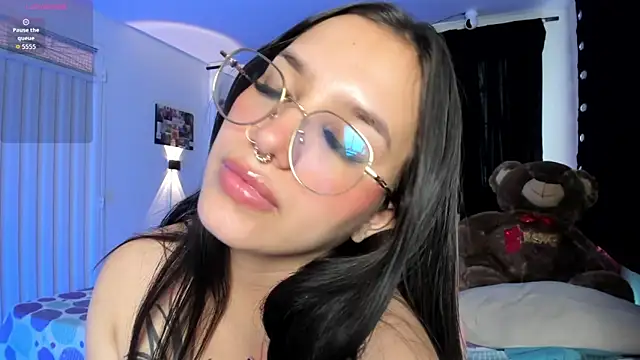 zoeblue6 - ZoeBlue6's free webcam - UK Sex Cams