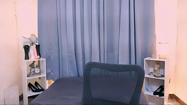 Mimi_Mckinley webcam