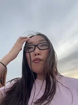 trytomakememoam webcam
