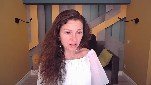 EllaLong live cam on StripChat