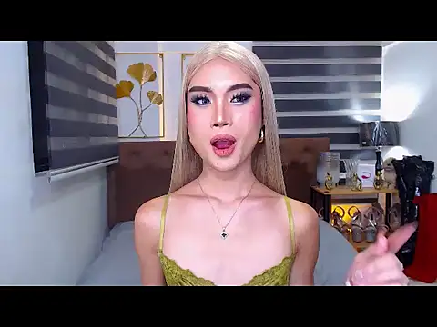 JuicyCockThea webcam