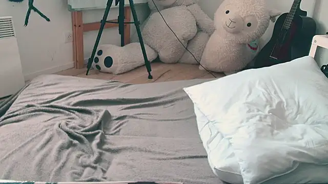 CeriseLapine webcam