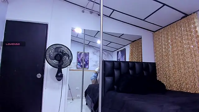 valerie__skinny webcam