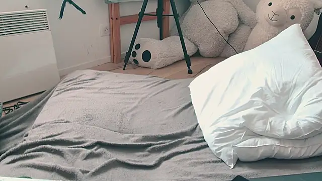 CeriseLapine webcam