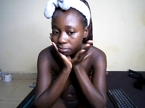 doll_prettie webcam