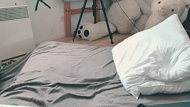 CeriseLapine webcam